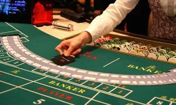 Meja Free Bet Blackjack di studio dealer live beras11 dengan interface mobile